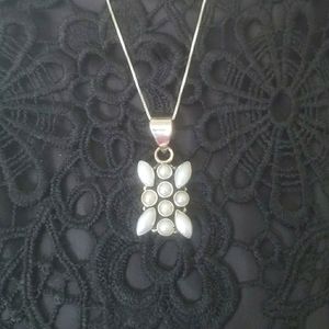 Unique Pearl Pendant